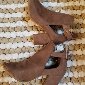 Top Moda Peep Toe Heels